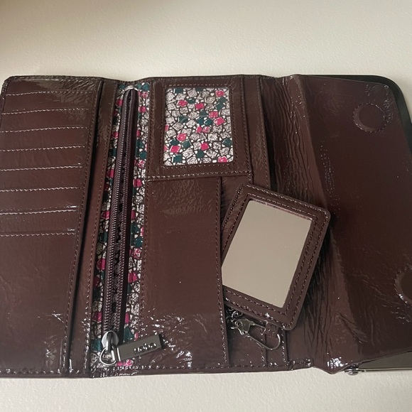 Hobo Intl Brown Patent wallet - Picture 4 of 5